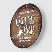 ファミリーコーヒーバー パーソナライズされた ラージ壁時計 (傾斜)