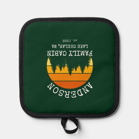 ファミリーネームキャビンパインツリーズサンセットグリーン 鍋敷き (正面)