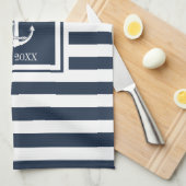 ファミリーネームネイビーブルーストライプいかり航海のボート キッチンタオル (四つ折り)