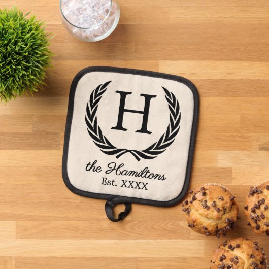 ファミリーネームモノグラムシックアンティークローレルリース 鍋敷き (トップダウン)