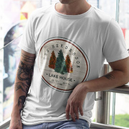 ファミリーネームレイクハウスパインツリーウッドバックグラウンド Tシャツ