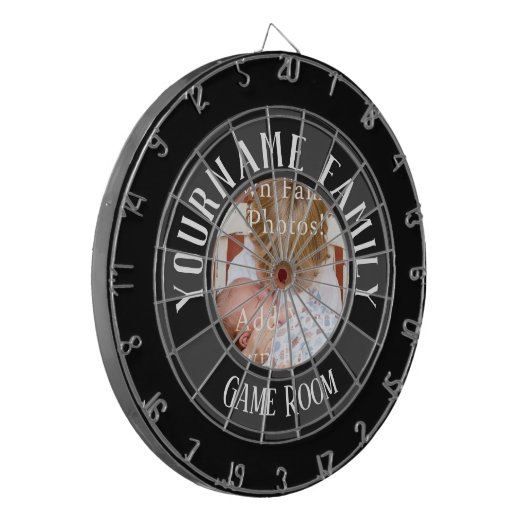 ファミリーネームワンフォトゲームルーム ダーツボード (正面左)