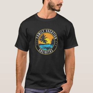ファミリーバケーションエンシニタスビーチカリフォルニアビーチB Tシャツ