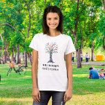 ファミリーパーソナライズされた懇親会ファミリーツリー Tシャツ<br><div class="desc">このTシャツで家族の懇親会スタイリッシュを記念しよう。モザイク飾のカラフルの木と簡単にあなたの家族の名前でカスタマイズできる。[さらにカスタマイズ]オプションを使用して、文字のサイズ、スタイル、色を変更する。我々は我々のアートワークを作成するので、あなたは他のデザイナーからの正確な画像を見つけることができない。オリジナルモザイク©ミケーレ・デイヴィス。</div>