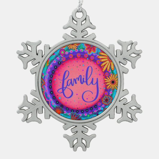 ファミリーピンクのフローラかわいらし刺激 スノーフレークピューターオーナメント (正面)