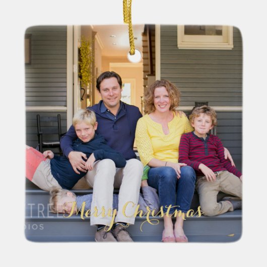 ファミリーフォトエレガント金ゴールドスクリプトクリスマスの作成 セラミックオーナメント (正面)