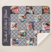 ファミリーフォトコラージュブルーパーソナライズされたグレープレイド シェルパブランケット (正面(横))