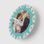 ファミリーフォトトロピカルビーチ日が差すこと パーソナライズされた ラウンド壁時計 (傾斜)