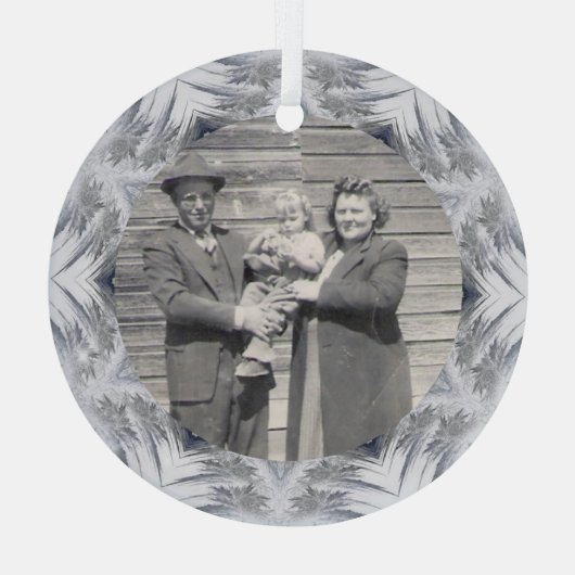 ファミリーフォト万華鏡のように千変万化するパターンスノーフレーク縁ど ガラスオーナメント (裏面)