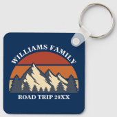 ファミリーロードトリップバケーションマウンテンズカスタム懇親会 キーホルダー (裏面)