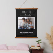 ファミリー写真名スクリプト白黒 吊り下げ型タペストリー (寝室)