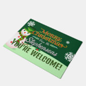ファミリー名オン雪だるまGREEN Welcome ドアマット (アングル)
