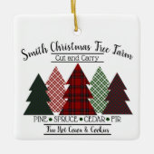 ファミリー名クリスマスツリーファームレッドグリーンプレイドCe セラミックオーナメント (正面)