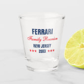 ファミリー懇親会パーソナライズされたタイポグラフィキープサケ ショットグラス (正面)