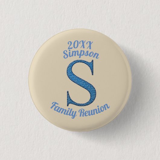 ファミリー懇親会ラージブルーレターSモノグラム 缶バッジ (正面)