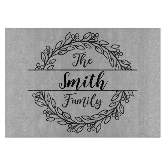 ファミリー ネームの花輪モノグラム カッティングボード (正面)