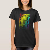 ファミリーLgbtq+レインボーゲイプライド文字フェードグラフィック Tシャツ (正面)
