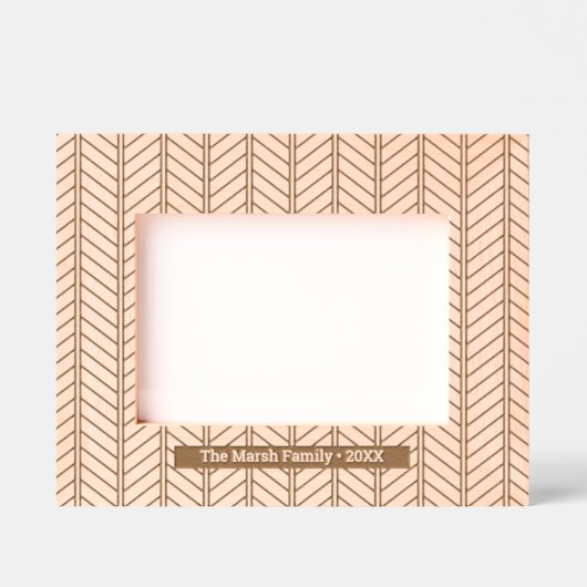 ファミリ名と日付を持つヘリンボーンパターン レーザー彫刻フレーム (正面)