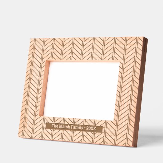 ファミリ名と日付を持つヘリンボーンパターン レーザー彫刻フレーム (左)