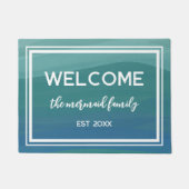 ファミリ名ティール（緑がかった色）水彩波歓迎の形式 ドアマット (正面)