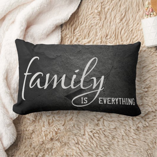 ファミリ引用文オン黒石板石 ランバークッション (ブランケット)