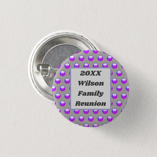 ファミリ懇親会鮮やかパープル水玉模様パターン 缶バッジ (正面&裏面)