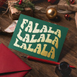 ファラララグルービーウェーブータイポグラフィグリーンクリスマス 箔シーズンカード<br><div class="desc">FaLaLaLaLaLaクリスマスカード：金ゴールドフォイルとクラシックの緑の背景に波状のヴィンテージタイポグラフィを持つレトロなデザイン</div>