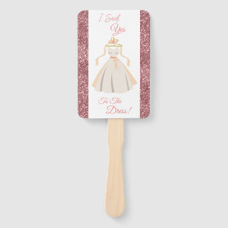 ファンのセット – ドレスへのYes ハンドファン