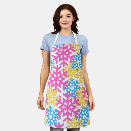 ファンキーおもしろいカラフルスノーフレーク冬をテーマにした模様 エプロン (着用した状態)