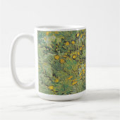 ファンゴッホメドウと黄色の花植物芸術 コーヒーマグカップ (左)