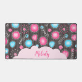 ファンシーなピンクと青のハートと花のフローラルネーム デスクマット (正面)