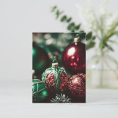 ファンシービクトリアンエレガント赤い緑のクリスマスボール シーズンポストカード (スタンド正面)