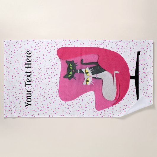 ファンシー白黒猫のミッドセンチュリーチェアピンク ビーチタオル (正面)