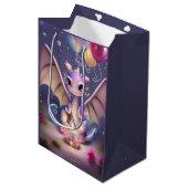 ファンタジーかわいいかわいいベビードラゴン ミディアムペーパーバッグ (正面アングル)