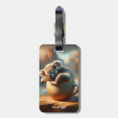 ファンタジーかわいいコアラ茶カップ ラゲッジタグ (裏面縦)