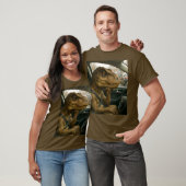 ファンタジーかわいい恐竜のドライビングカー Tシャツ (ユニセックス)