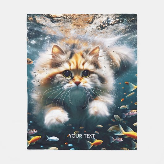 ファンタジーかわいい猫が水中で泳ぐ フリースブランケット (正面)