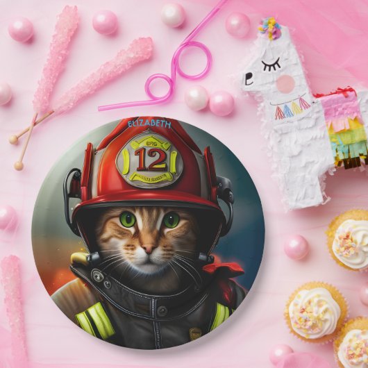 ファンタジーかわいい猫消防士スーツ。 ペーパープレート (パーティー)