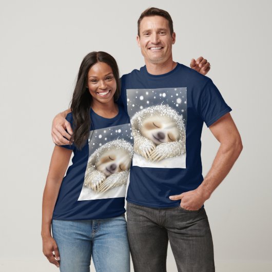 ファンタジーかわいい眠るスロース雪 Tシャツ (ユニセックス)