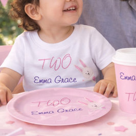 ファンタジーなモダンピンクのうさぎの2歳の誕生日 ベビーTシャツ