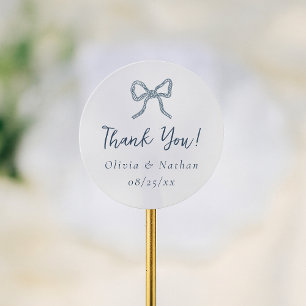 ファンタジーなレトロブルーのリボンの結婚式のお礼のギフトタグ ラウンドシール