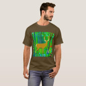 ファンタジーな森の設定での鹿 Tシャツ (正面フル)