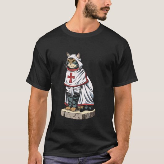 ファンタジーな騎士猫の戦士アート Tシャツ (正面)