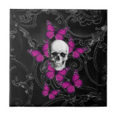 ファンタジーのスカルおよびショッキングピンクの蝶 タイル (正面)