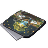 ファンタジーのチャックアップミニチュア世界の滝 ラップトップスリーブ (正面下部)