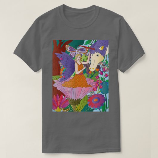 ファンタジーの妖精が一角獣に触れている間に花の中で Tシャツ (デザイン正面)