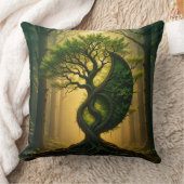 ファンタジーの木で陰陽の形をした クッション (ブランケット)