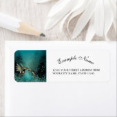 ファンタジーの森の中に蒸気のドラゴンと可愛い妖精 ラベル (インサイチュ)