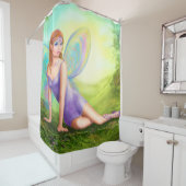 ファンタジーの蝶は木の草の上に座っている。 シャワーカーテン (インサイチュ)