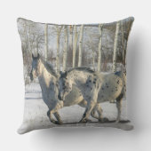 ファンタジーの馬: 冬の不思議の国 クッション (裏面)